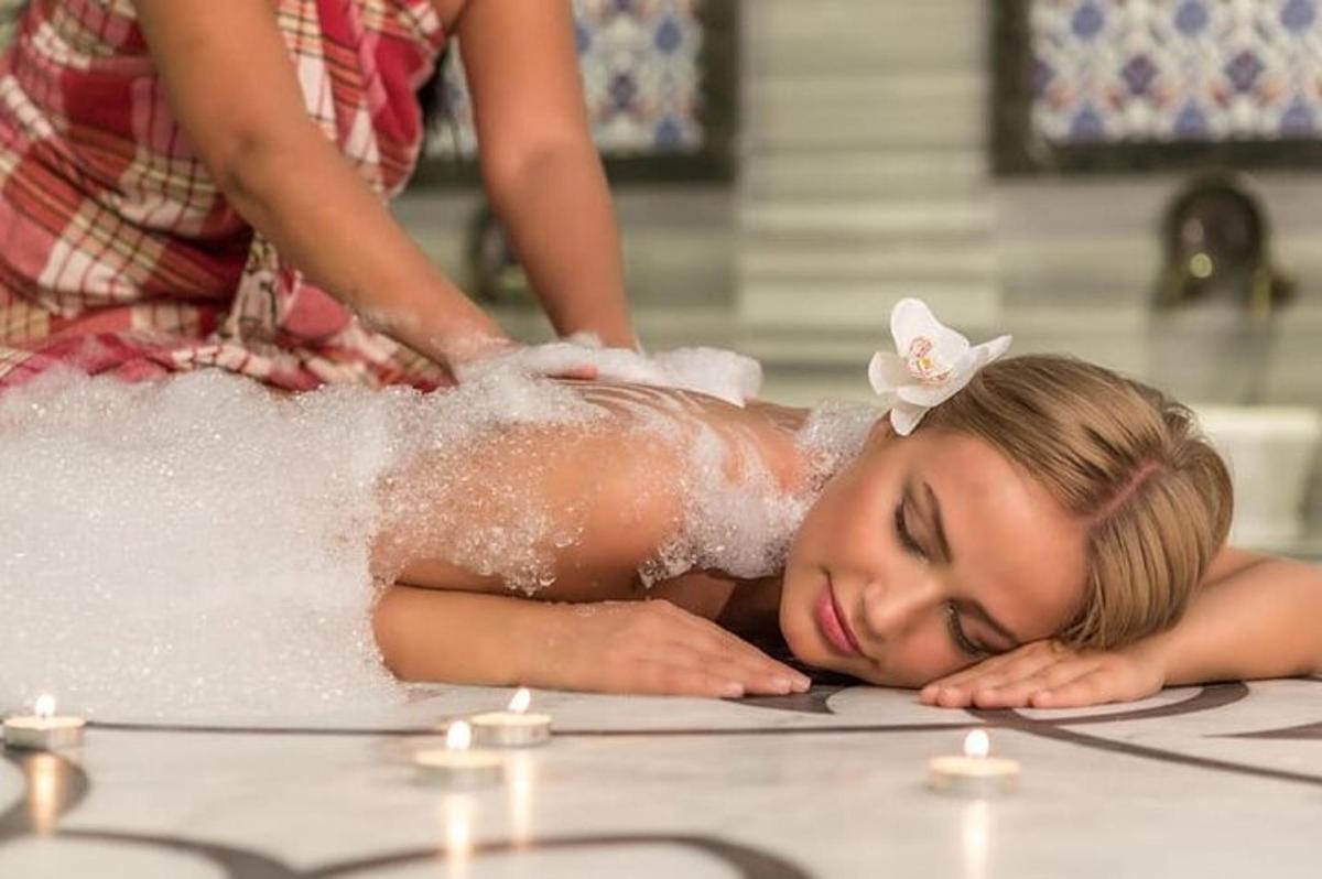 Exfoliation and foam ritual in a Turkish bath